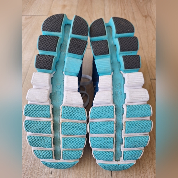 On Cloud Woman Size 7 Cloudflow Malibu Curacao Blue Running Shoes - Picture 13 of 14